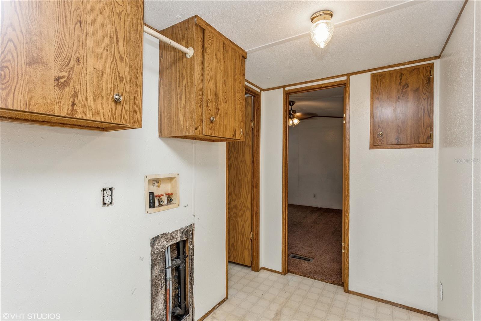 7013 SCHERING ST, WEEKI WACHEE, FL, 34613