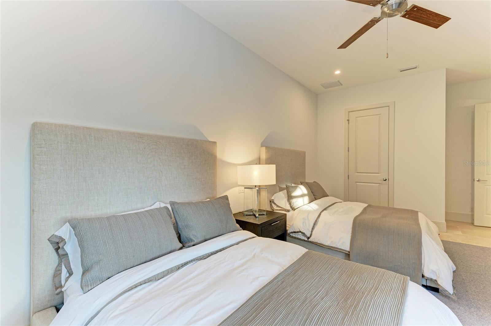 4050 LA COSTA ISLAND CT, PUNTA GORDA, FL, 33950