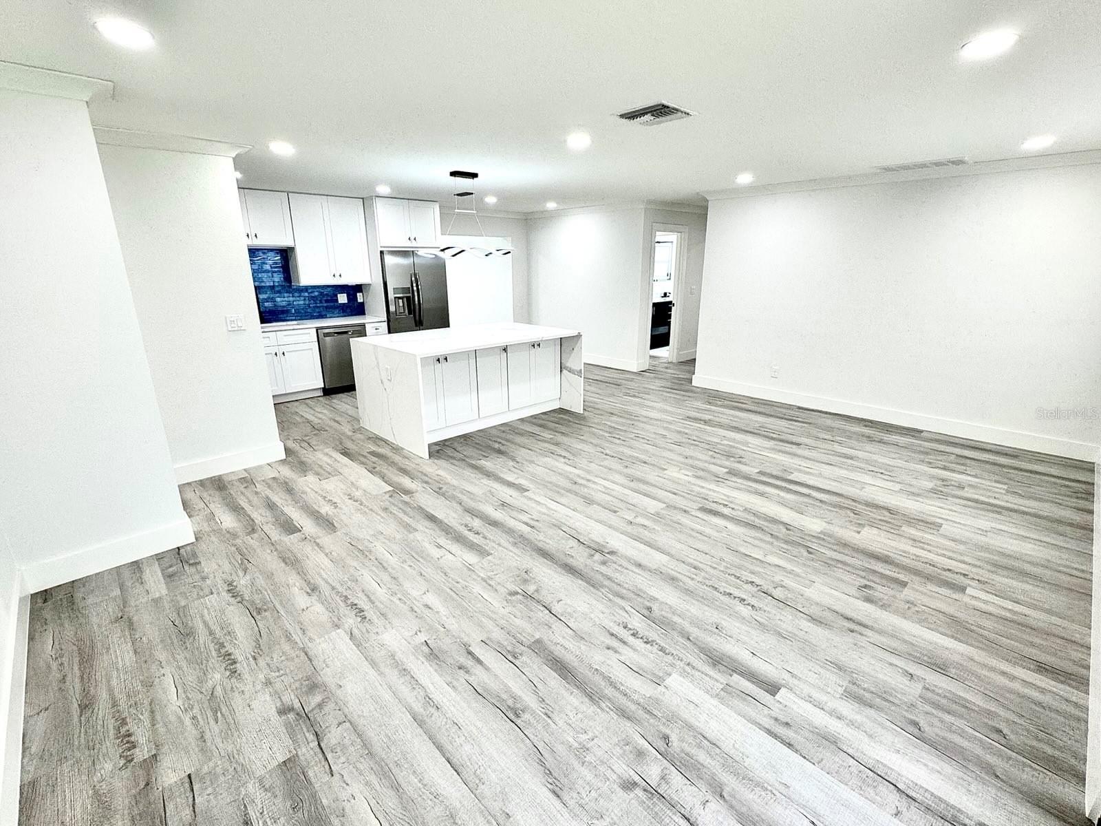 3735 69TH WAY N, ST PETERSBURG, FL, 33710