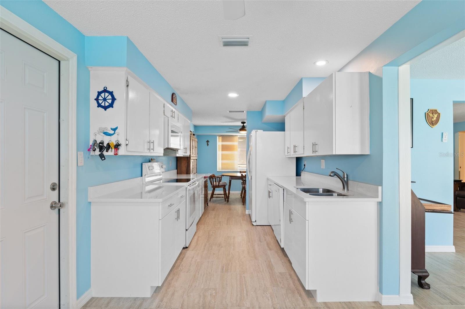 21184 EDGEWATER DR, PORT CHARLOTTE, FL, 33952