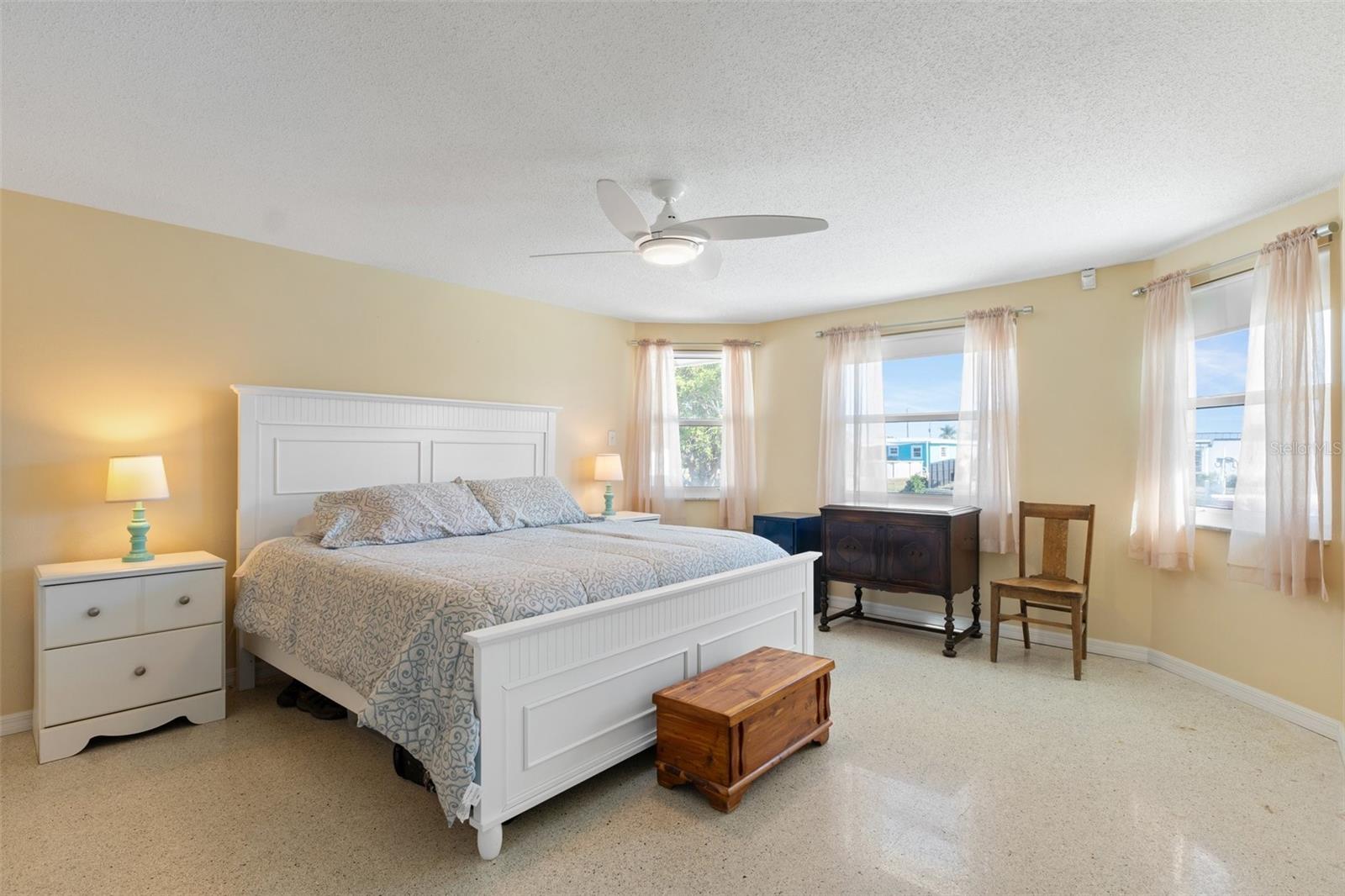21184 EDGEWATER DR, PORT CHARLOTTE, FL, 33952