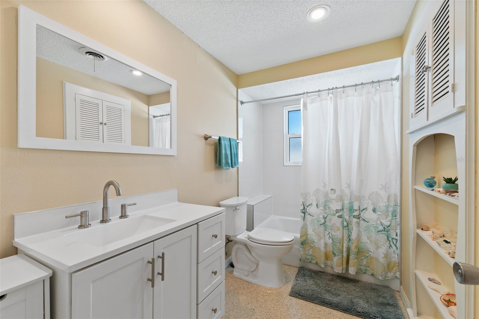 21184 EDGEWATER DR, PORT CHARLOTTE, FL, 33952