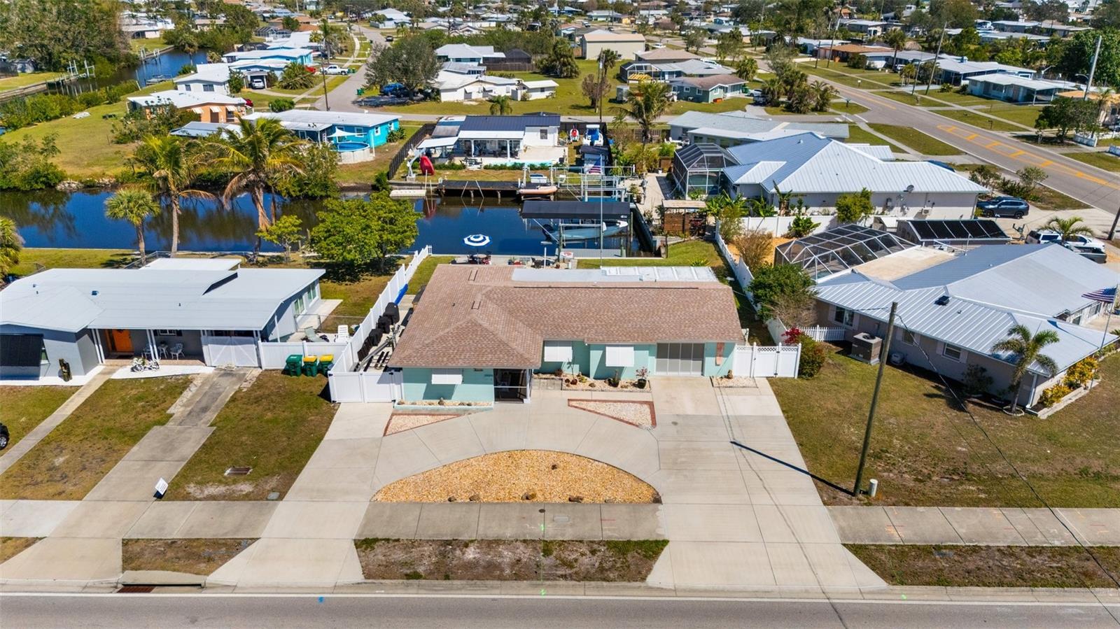 21184 EDGEWATER DR, PORT CHARLOTTE, FL, 33952