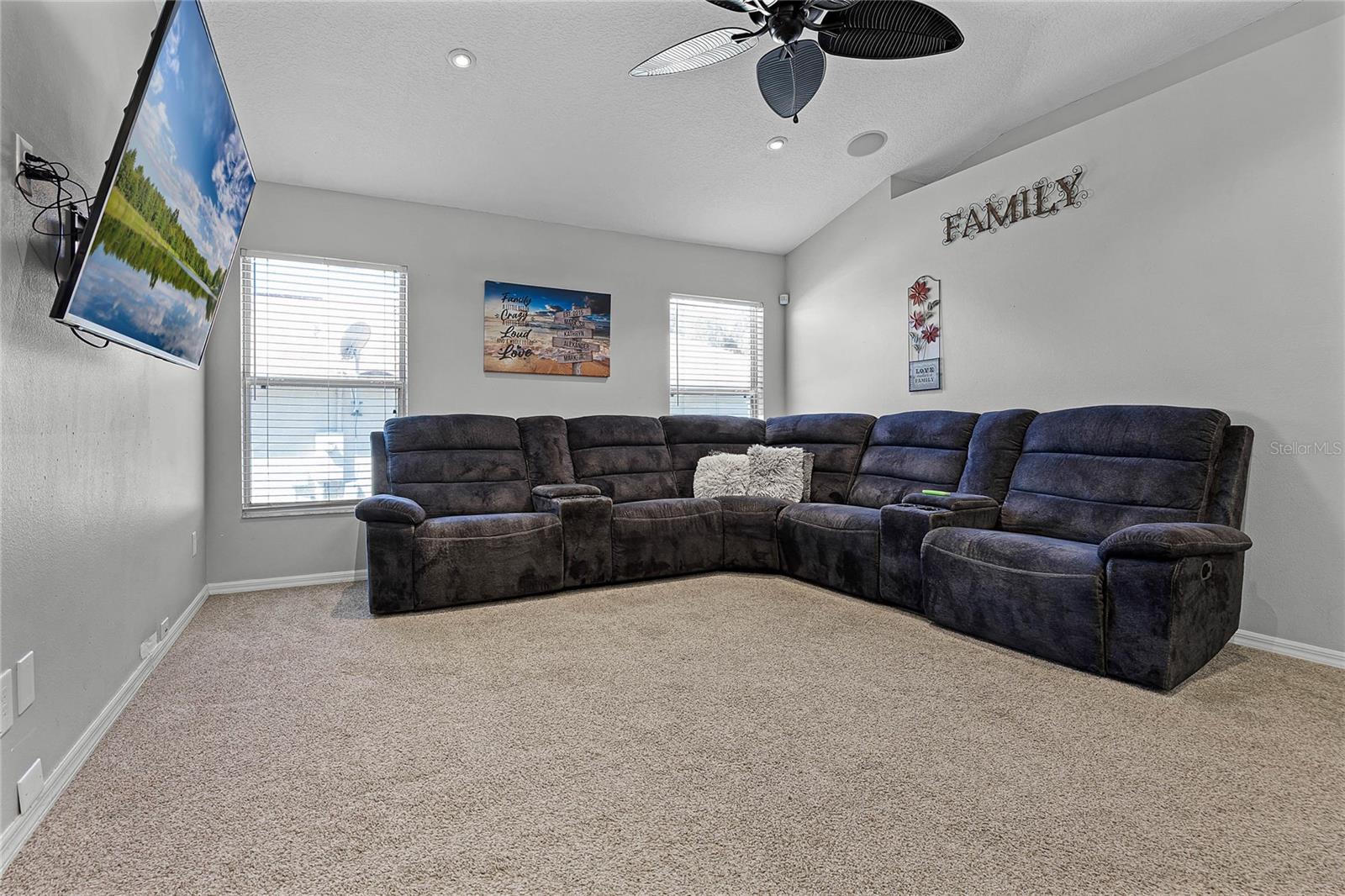 525 GENTLE BREEZE DR, MINNEOLA, FL, 34715