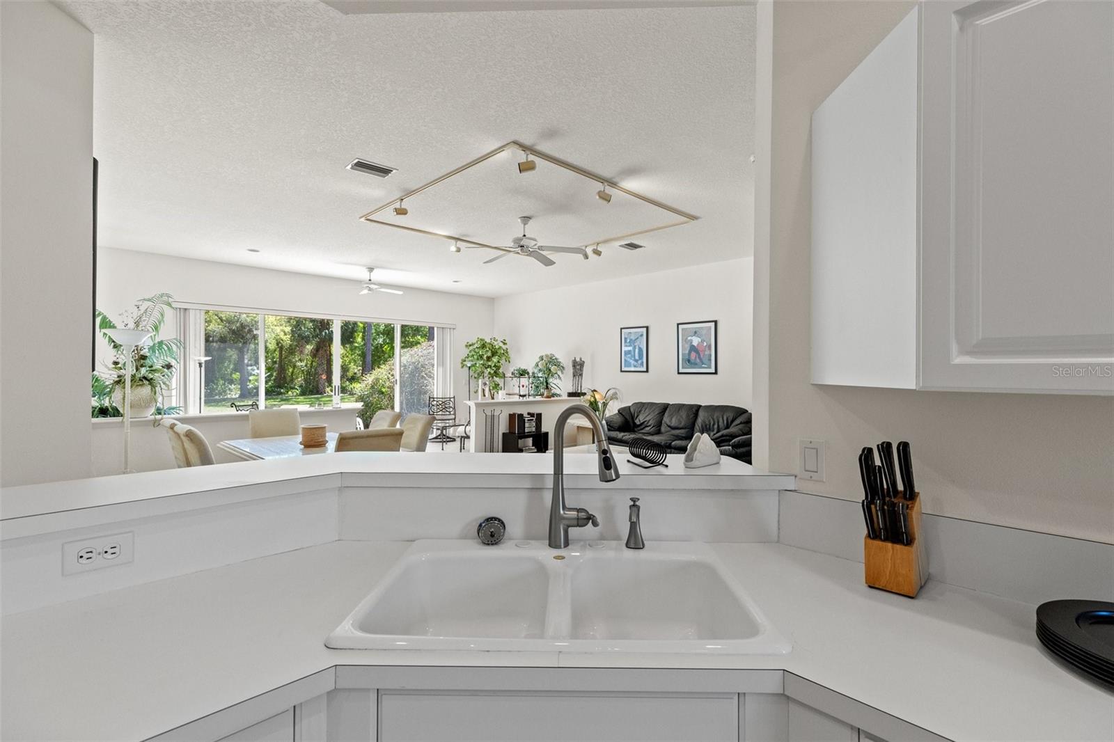 2100 WAWEEP CT, SARASOTA, FL, 34235