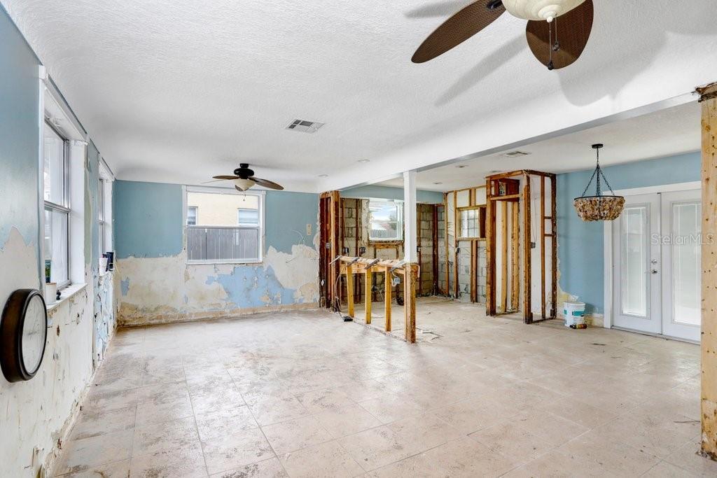 411 VIRGINIA AVE, MADEIRA BEACH, FL, 33708