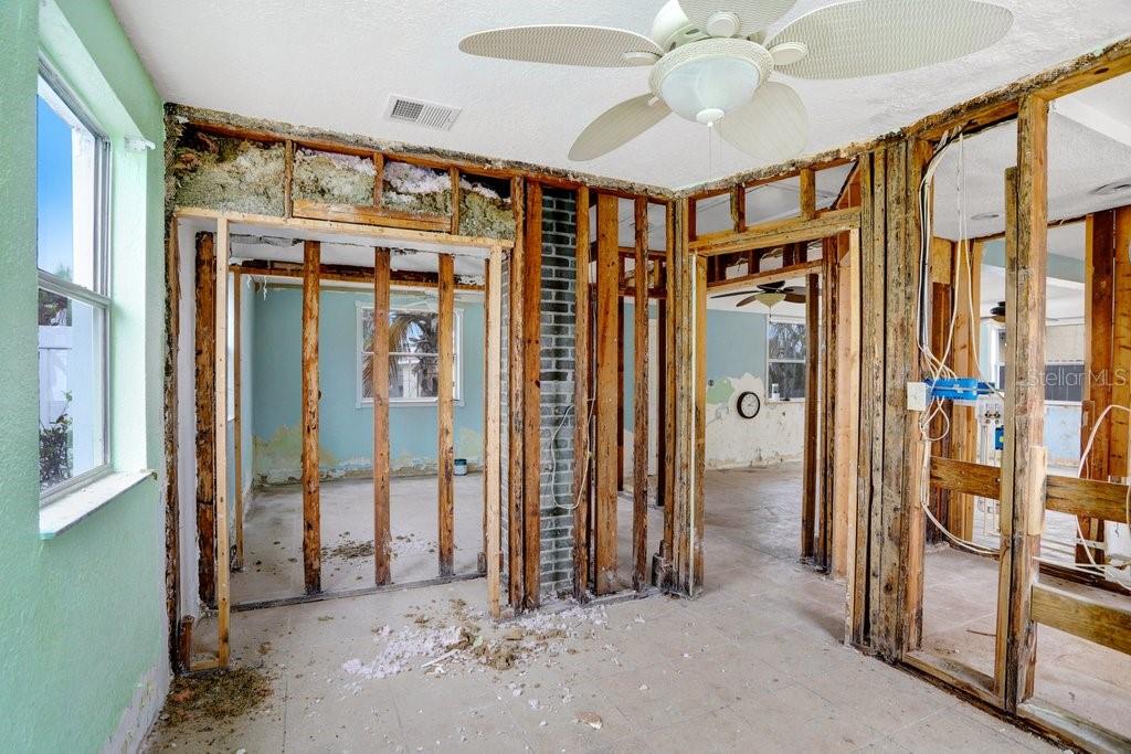 411 VIRGINIA AVE, MADEIRA BEACH, FL, 33708