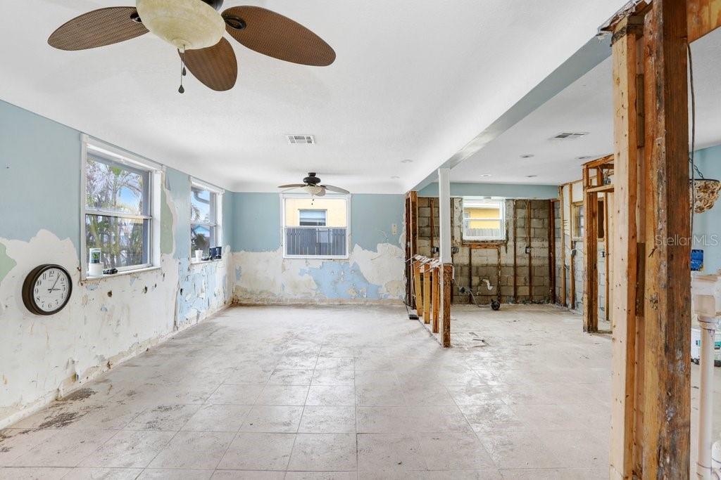 411 VIRGINIA AVE, MADEIRA BEACH, FL, 33708