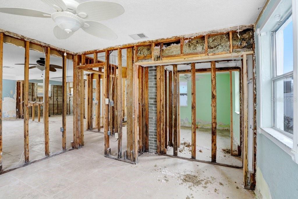 411 VIRGINIA AVE, MADEIRA BEACH, FL, 33708