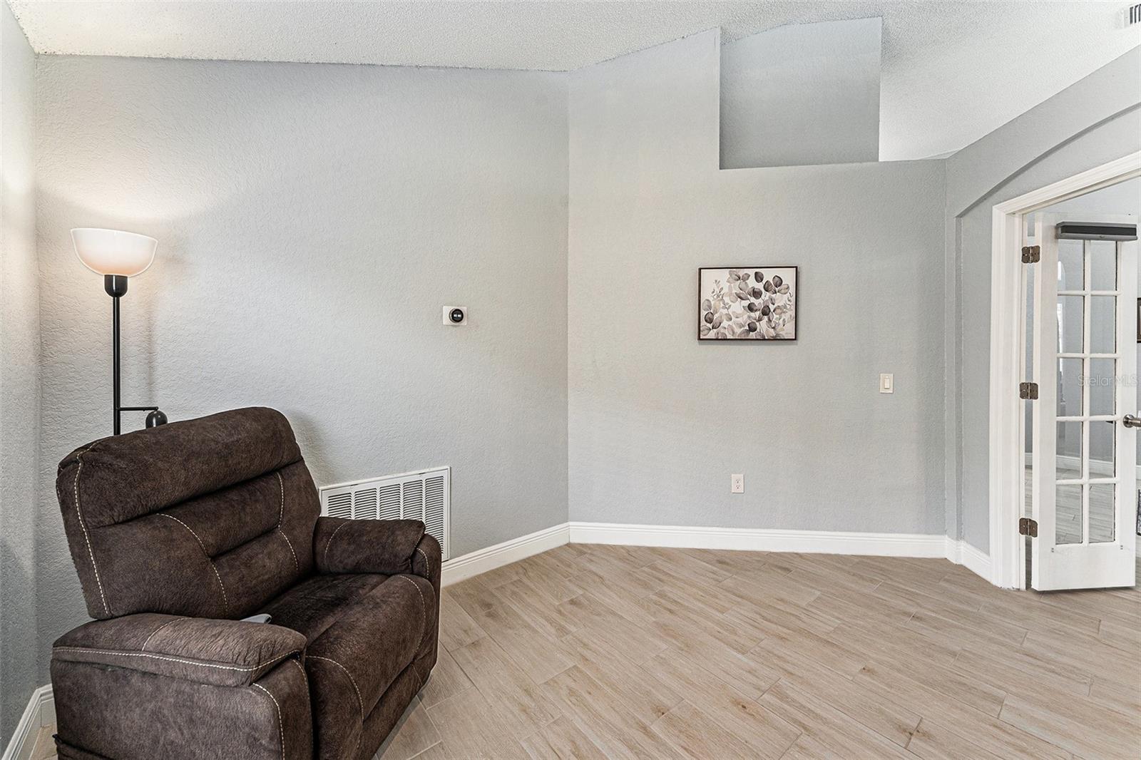 8941 SOUTHBAY DR, TAMPA, FL, 33615