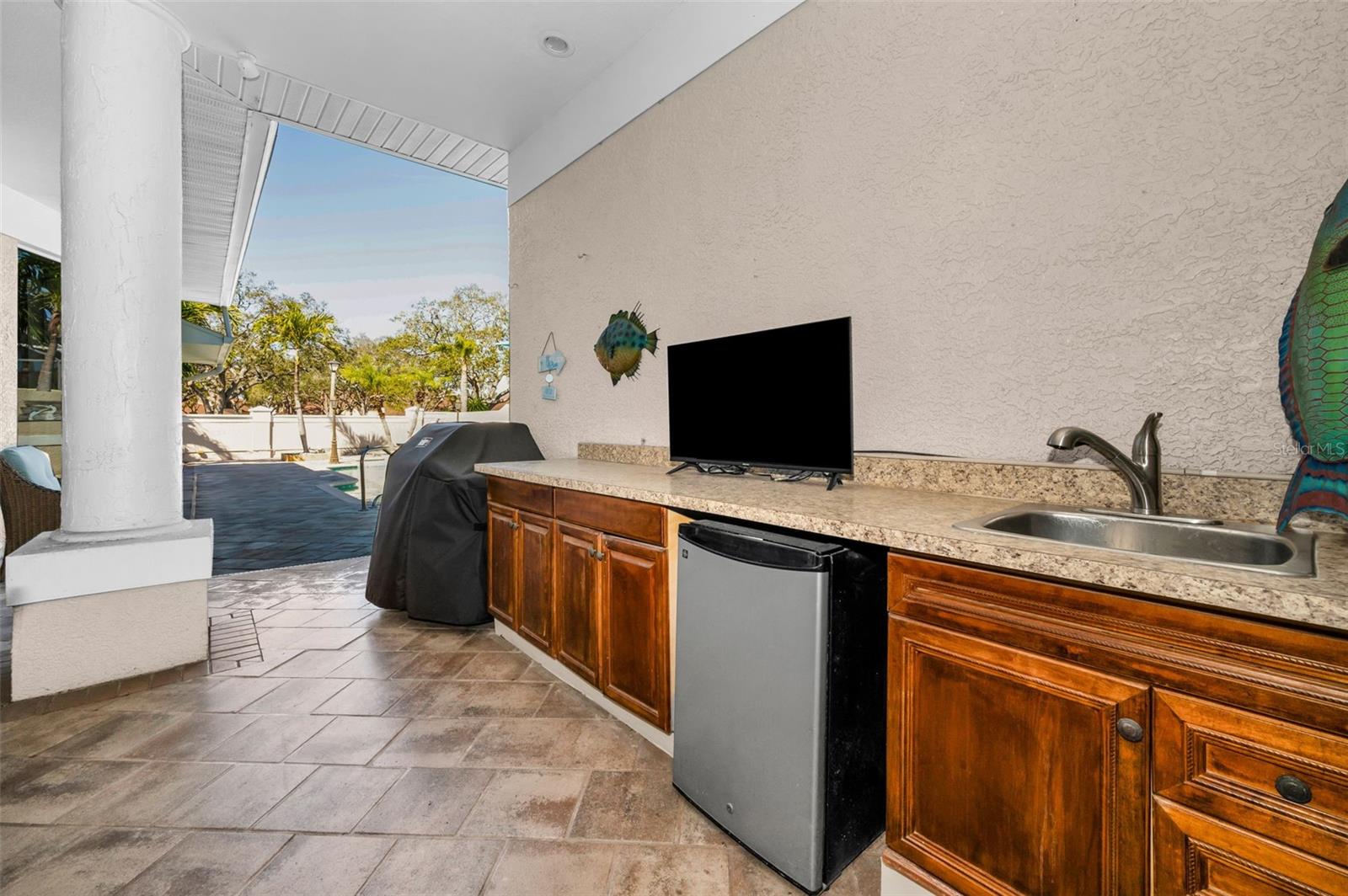 8155 ELISABETH LN, SEMINOLE, FL, 33777