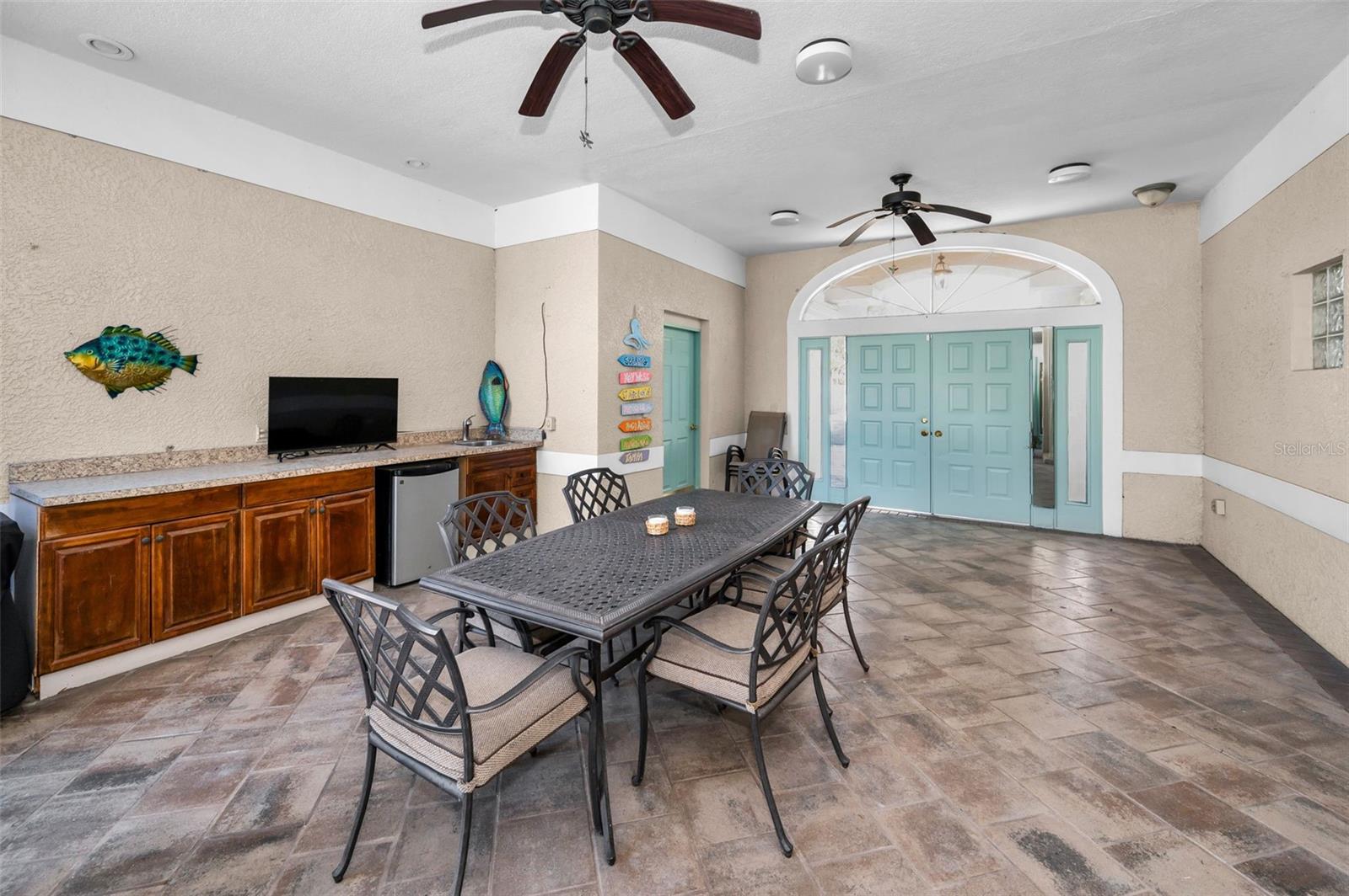 8155 ELISABETH LN, SEMINOLE, FL, 33777