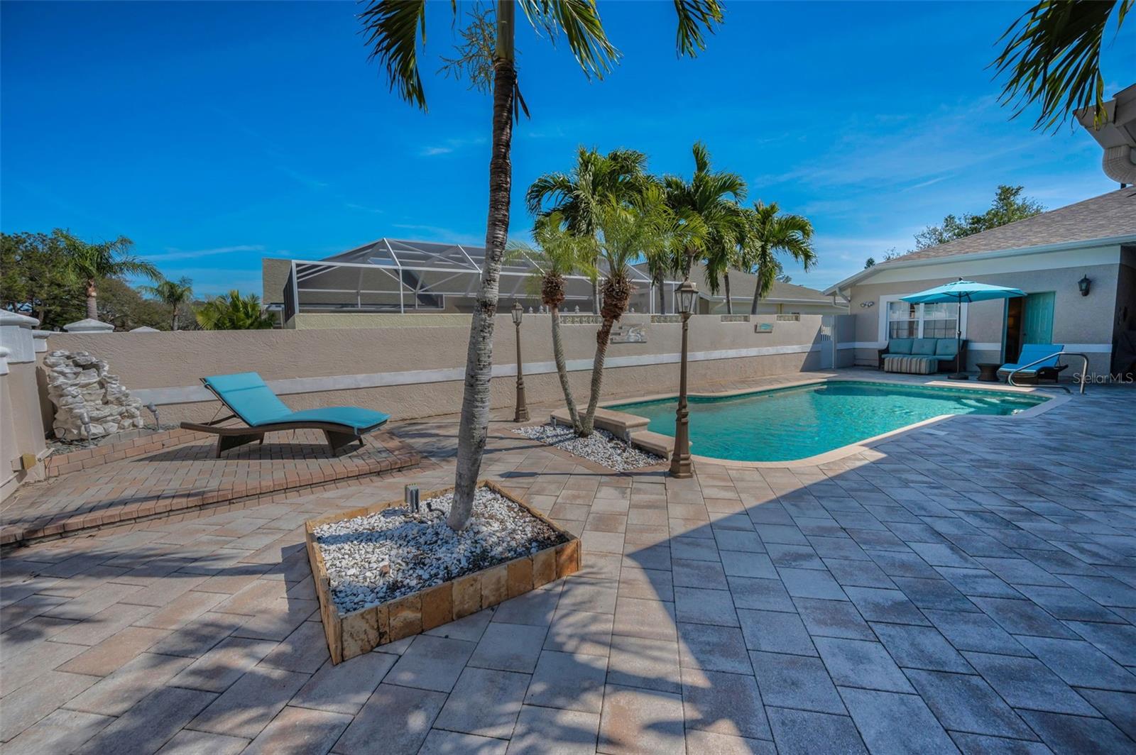 8155 ELISABETH LN, SEMINOLE, FL, 33777