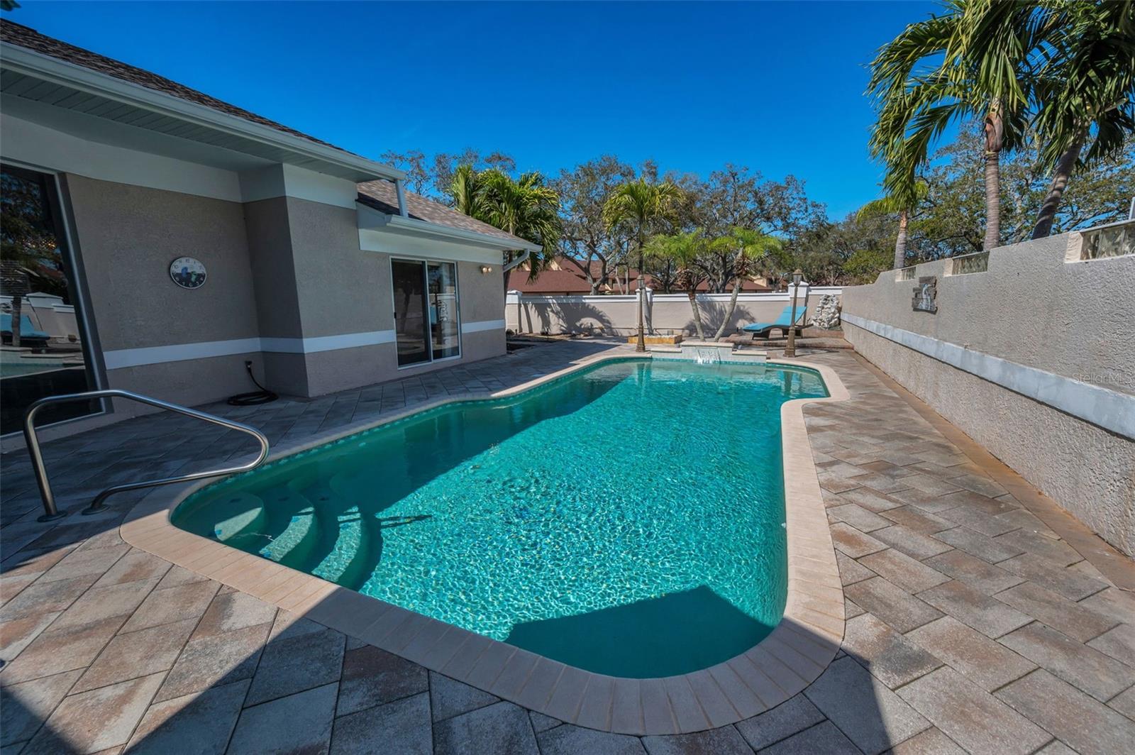 8155 ELISABETH LN, SEMINOLE, FL, 33777