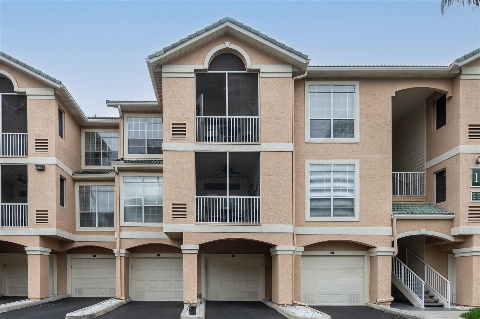 1213 BAY CLUB CIR, TAMPA, FL, 33607