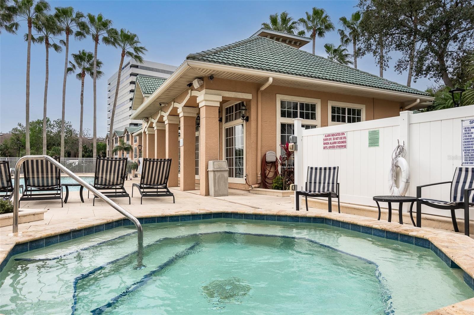 1213 BAY CLUB CIR, TAMPA, FL, 33607