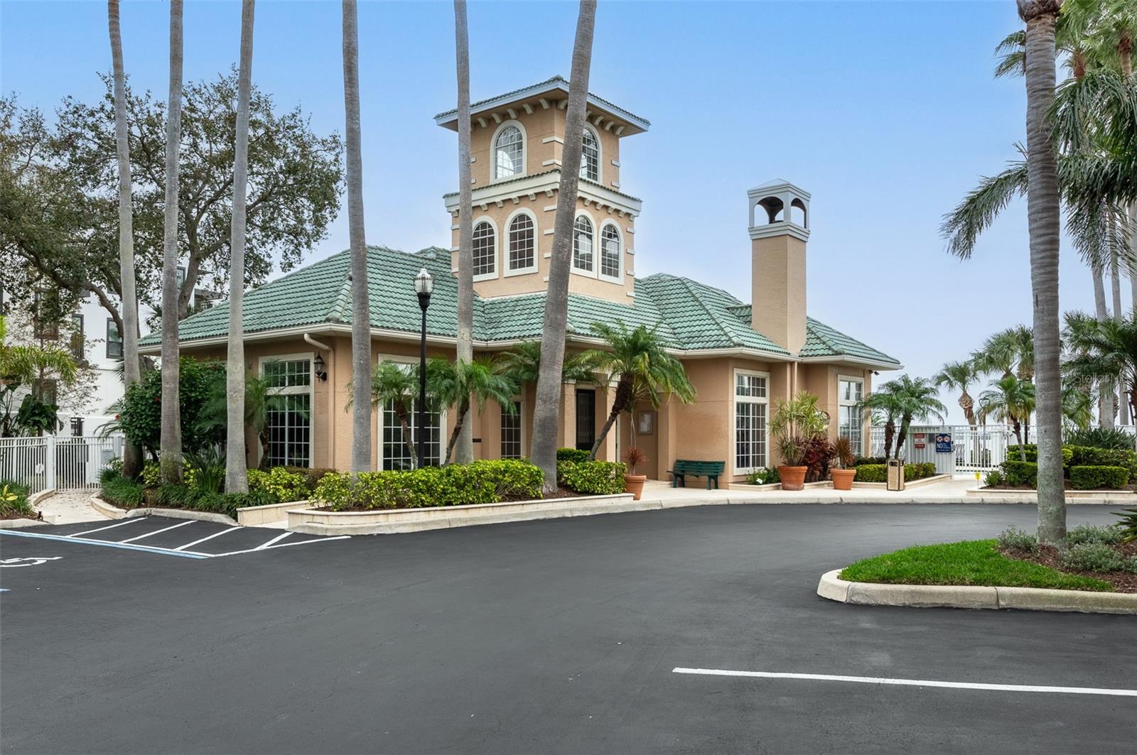 1213 BAY CLUB CIR, TAMPA, FL, 33607