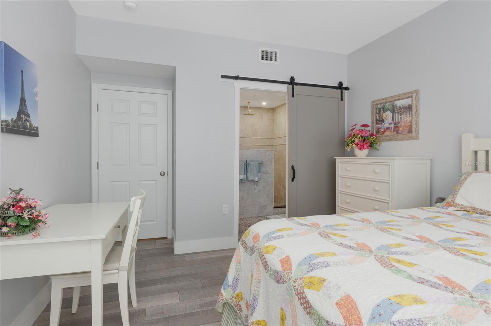 1213 BAY CLUB CIR, TAMPA, FL, 33607