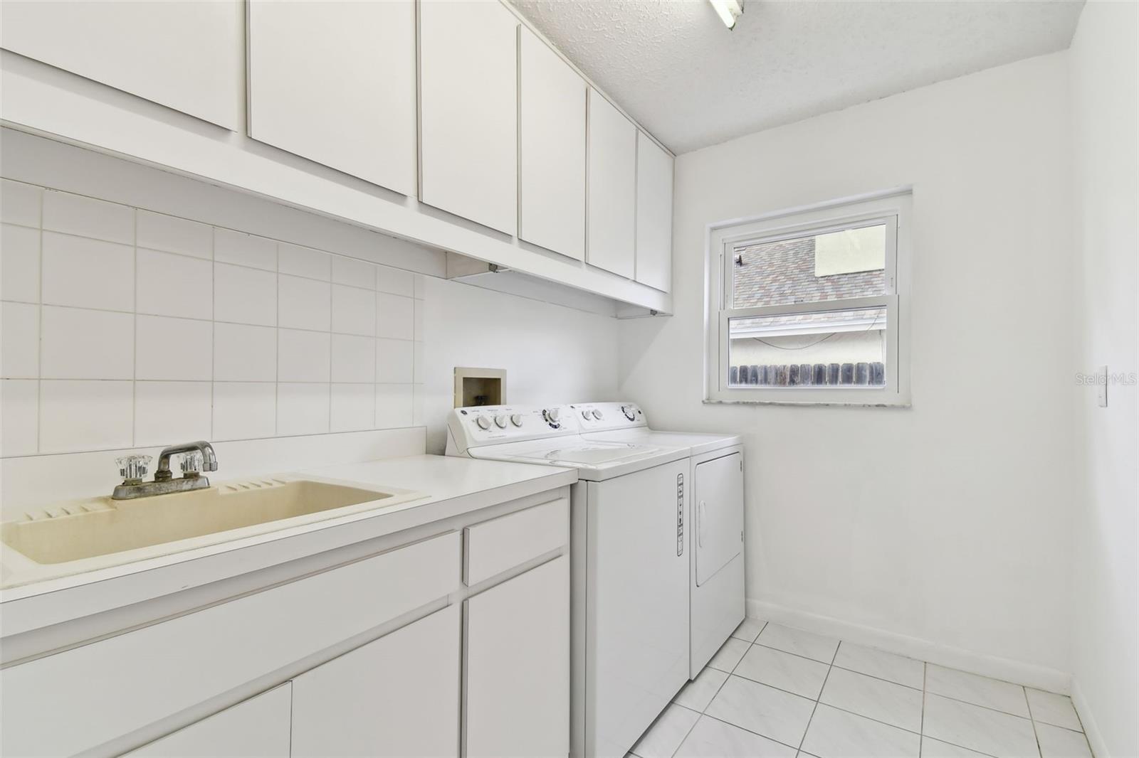 4735 FOXSHIRE CIR, TAMPA, FL, 33624