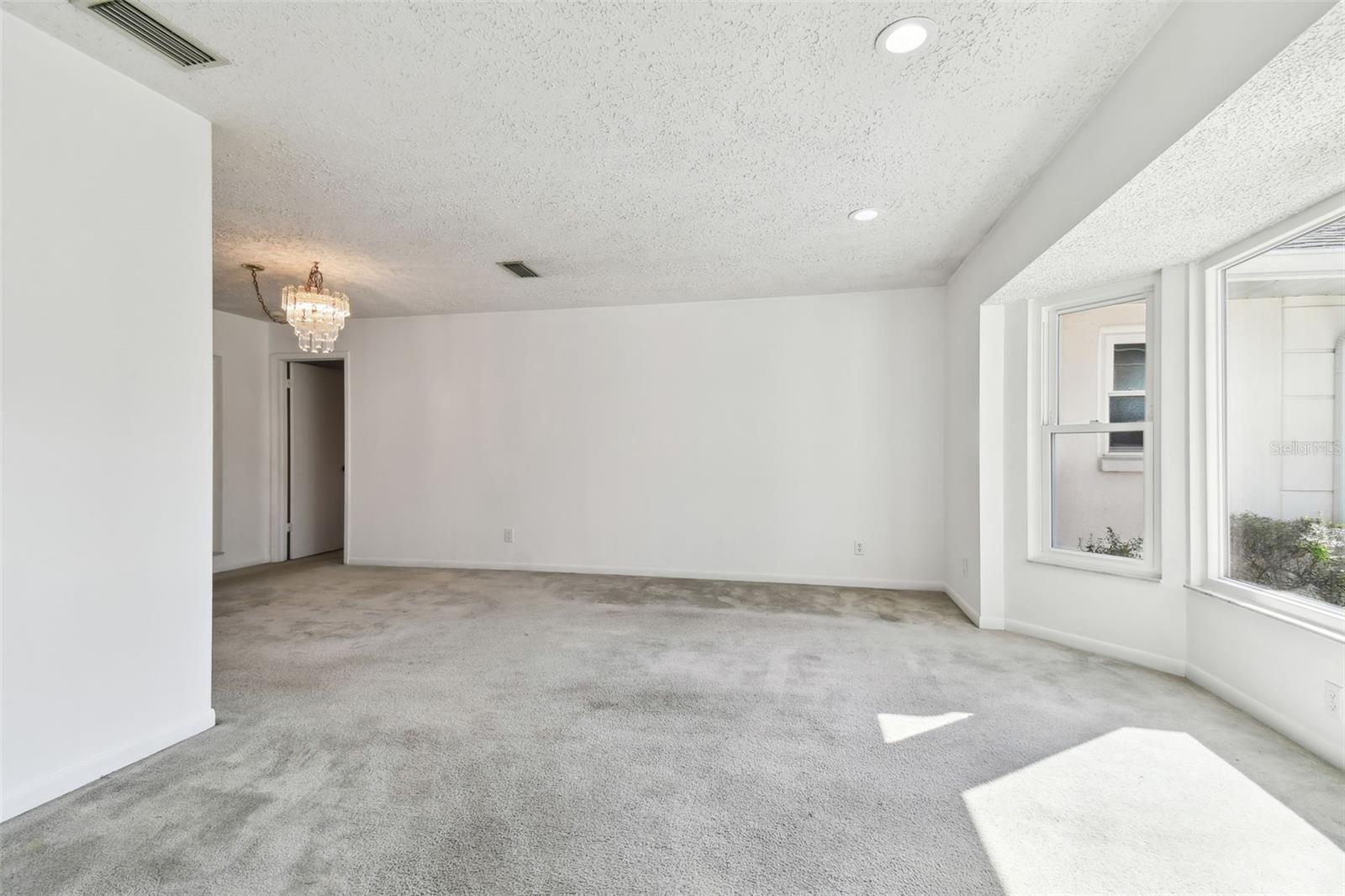 4735 FOXSHIRE CIR, TAMPA, FL, 33624