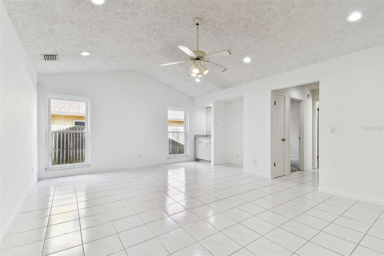 4735 FOXSHIRE CIR, TAMPA, FL, 33624