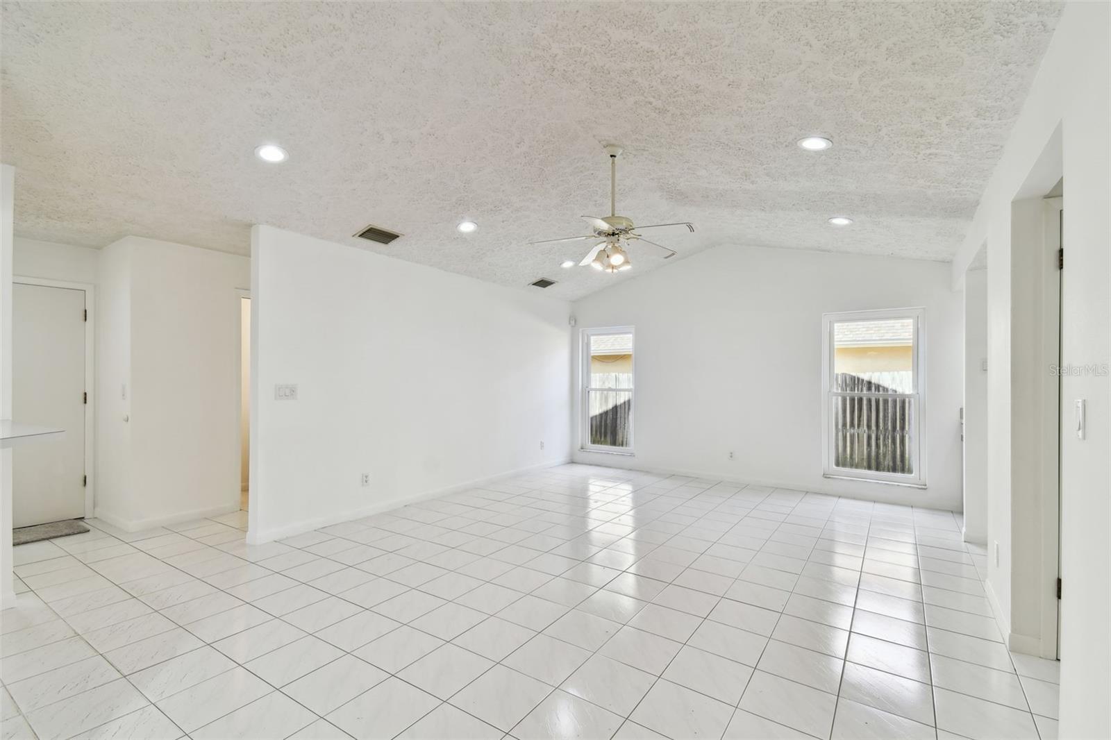 4735 FOXSHIRE CIR, TAMPA, FL, 33624