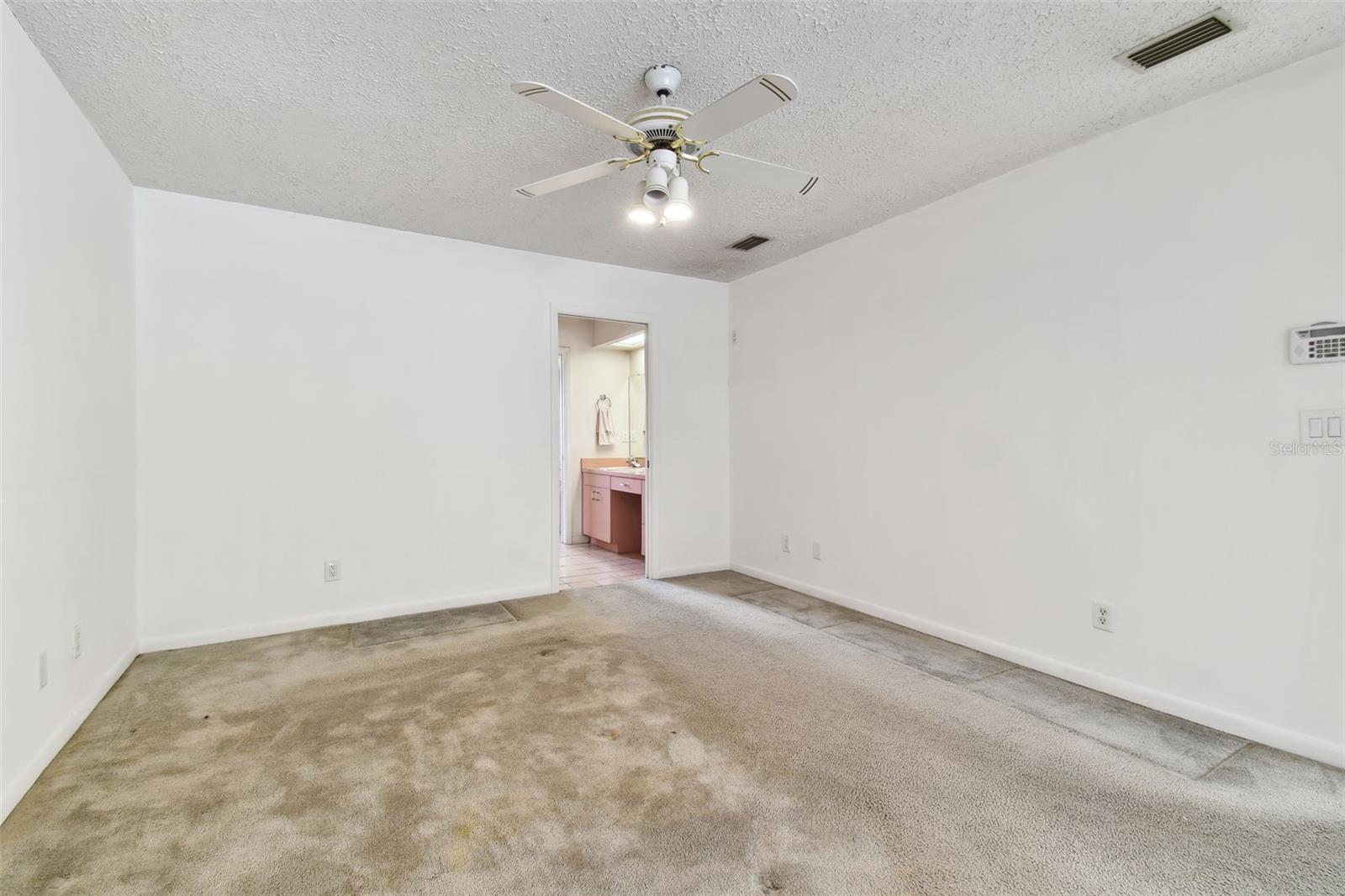 4735 FOXSHIRE CIR, TAMPA, FL, 33624