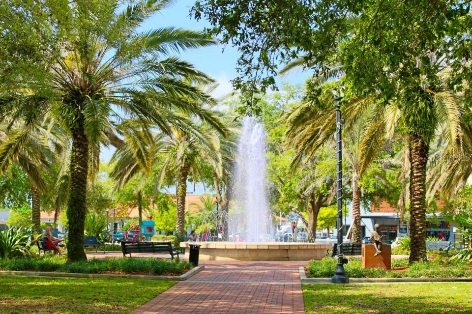 700 MIRROR TER NW #111, WINTER HAVEN, FL, 33881