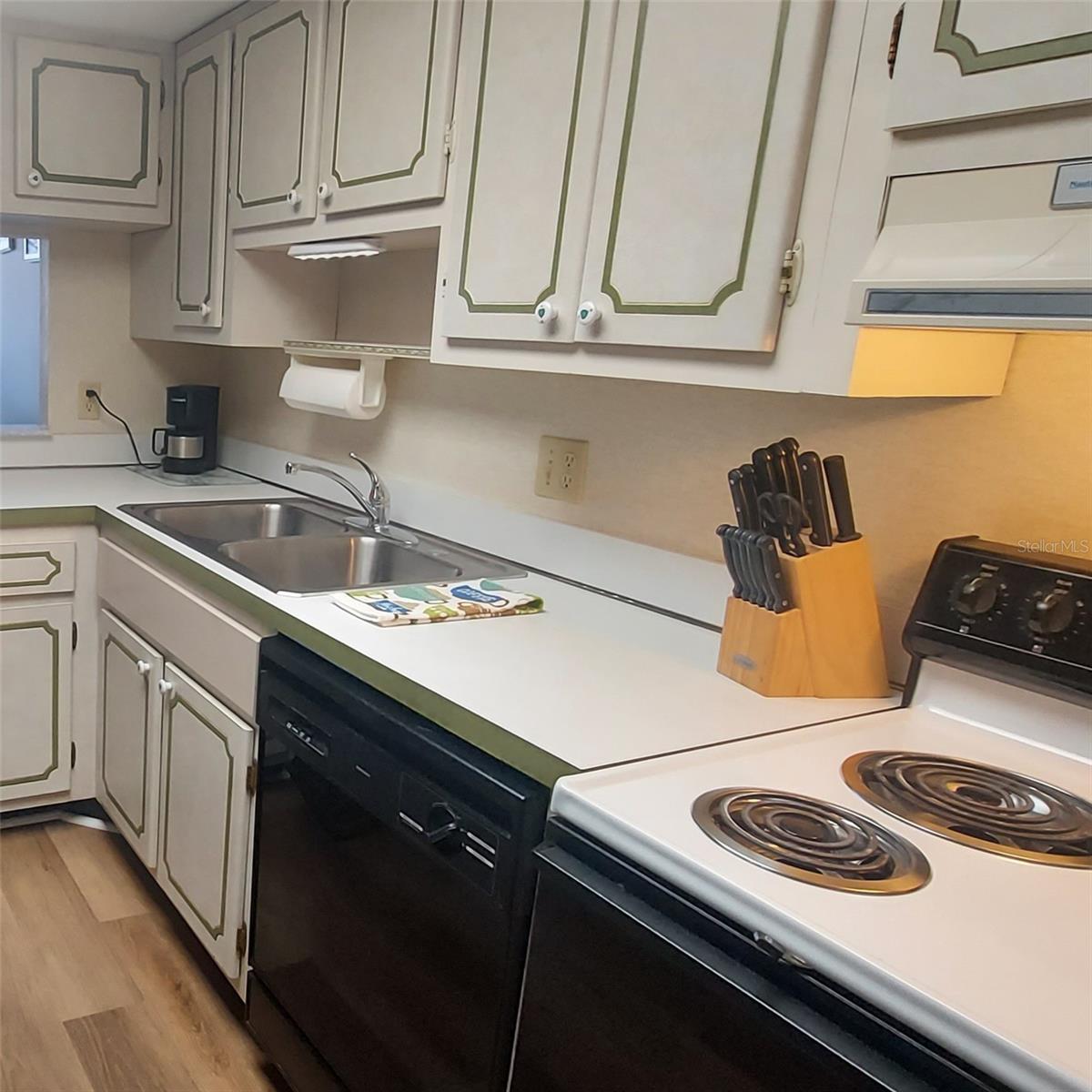 700 MIRROR TER NW #111, WINTER HAVEN, FL, 33881