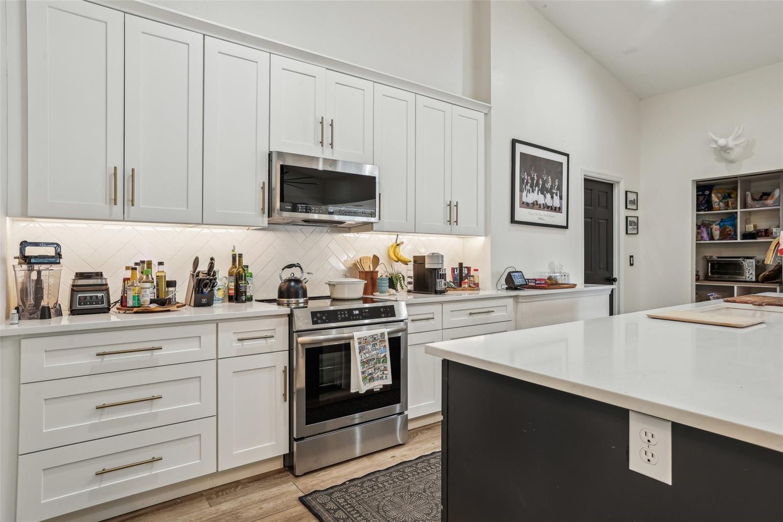 2294 LAKEVIEW AVE, CLERMONT, FL, 34711