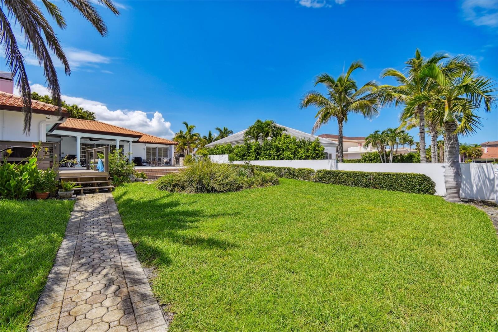 205 HARRISON AVE, BELLEAIR BEACH, FL, 33786
