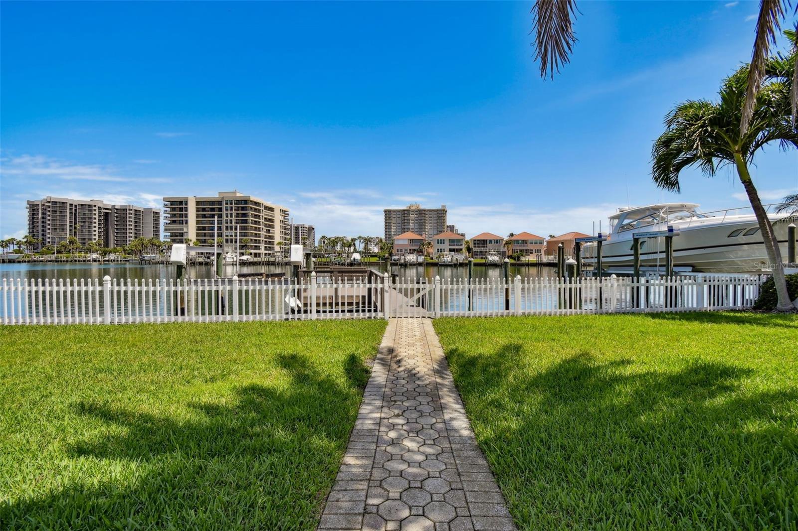 205 HARRISON AVE, BELLEAIR BEACH, FL, 33786