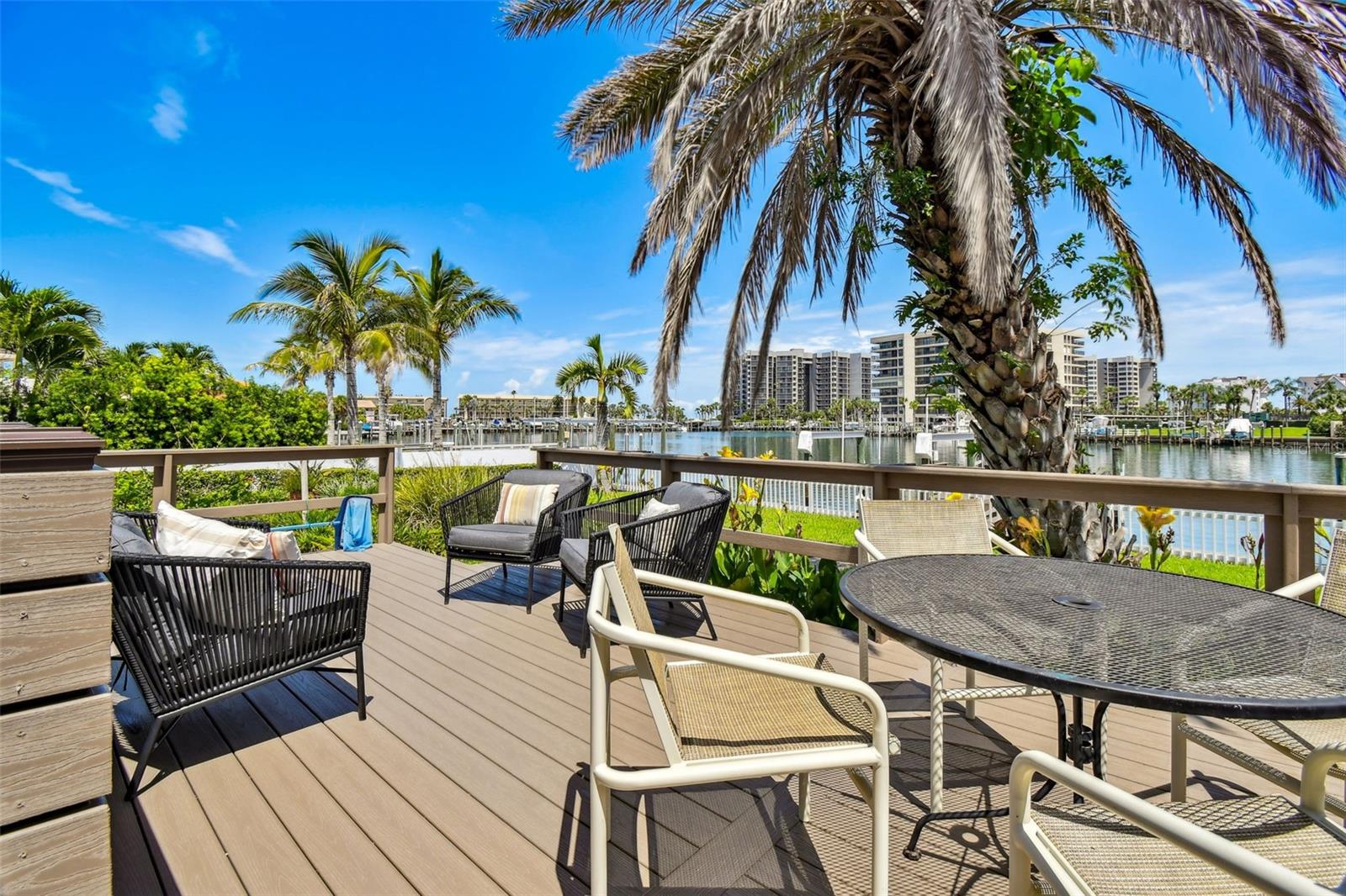 205 HARRISON AVE, BELLEAIR BEACH, FL, 33786