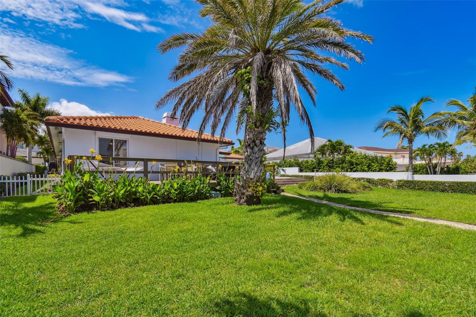 205 HARRISON AVE, BELLEAIR BEACH, FL, 33786