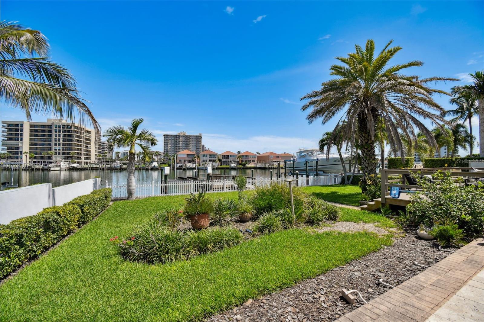 205 HARRISON AVE, BELLEAIR BEACH, FL, 33786