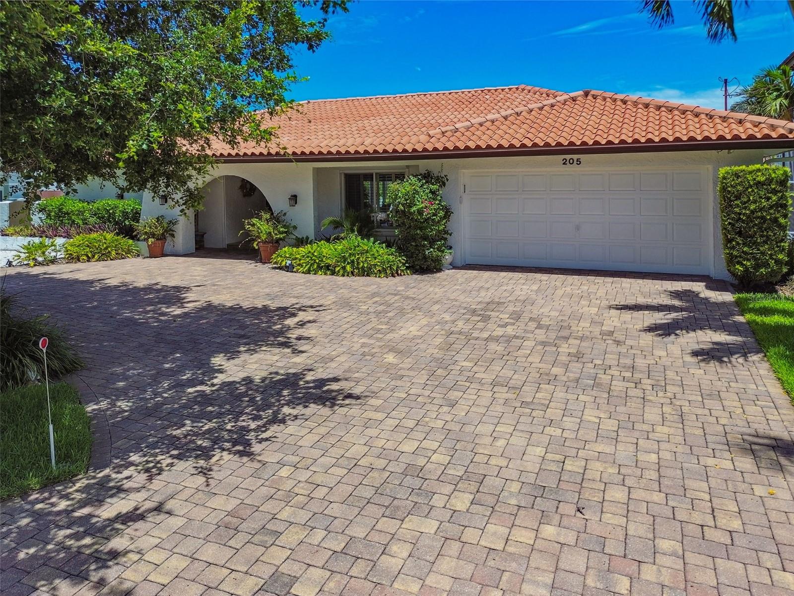 205 HARRISON AVE, BELLEAIR BEACH, FL, 33786