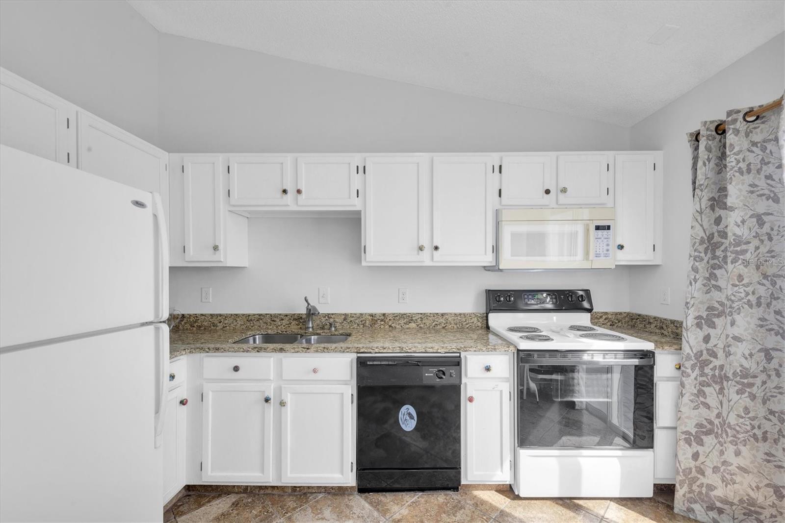 834 WATERSIDE LN #834, BRADENTON, FL, 34209