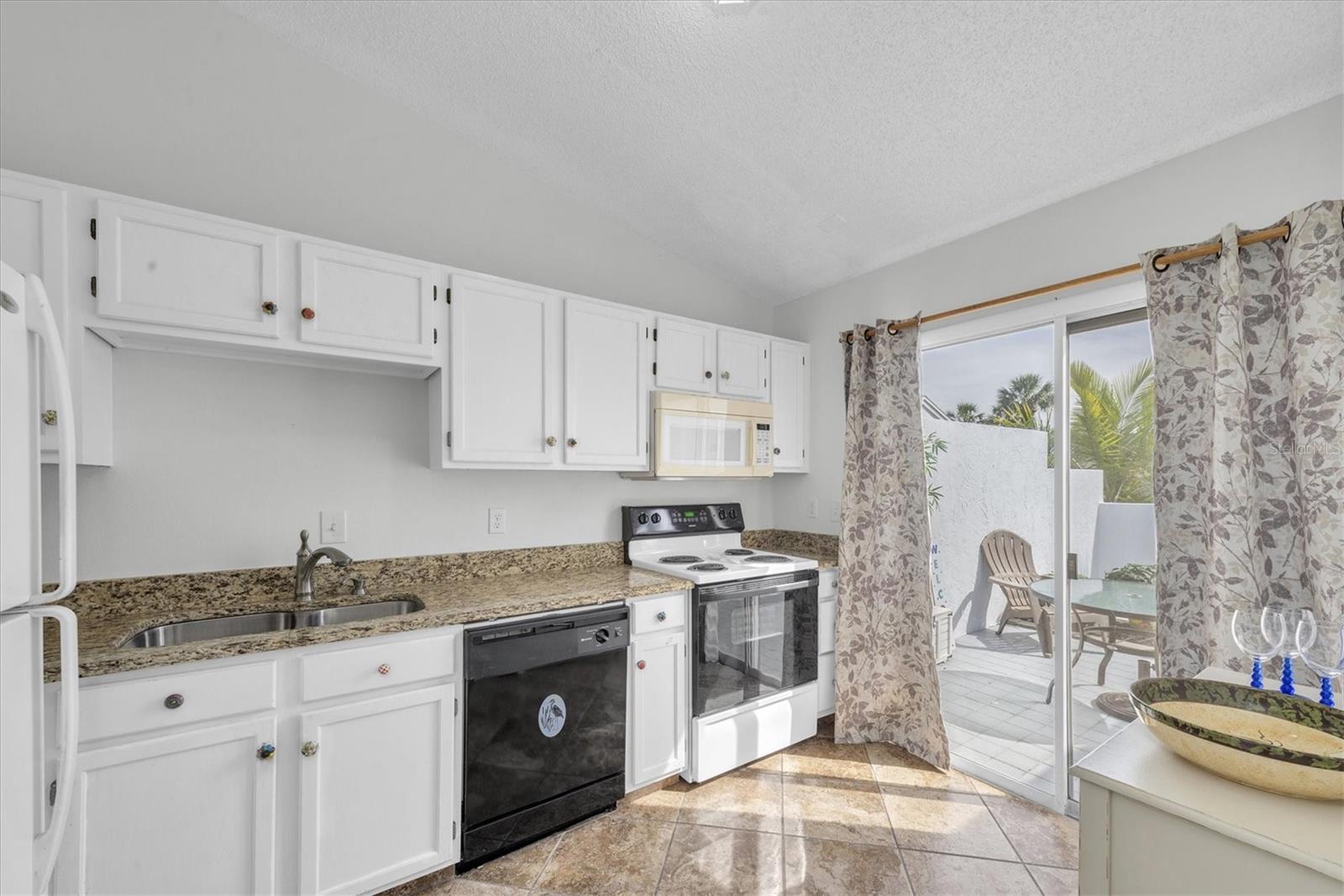 834 WATERSIDE LN #834, BRADENTON, FL, 34209