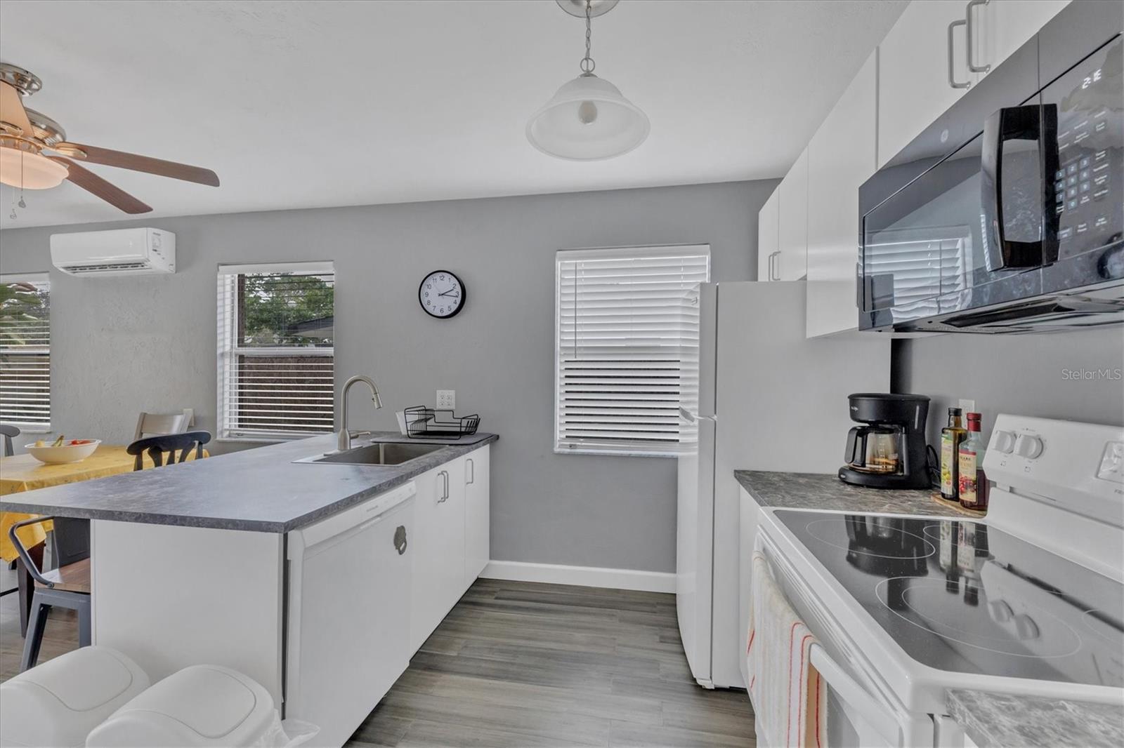 2305 NOVUS ST, SARASOTA, FL, 34237