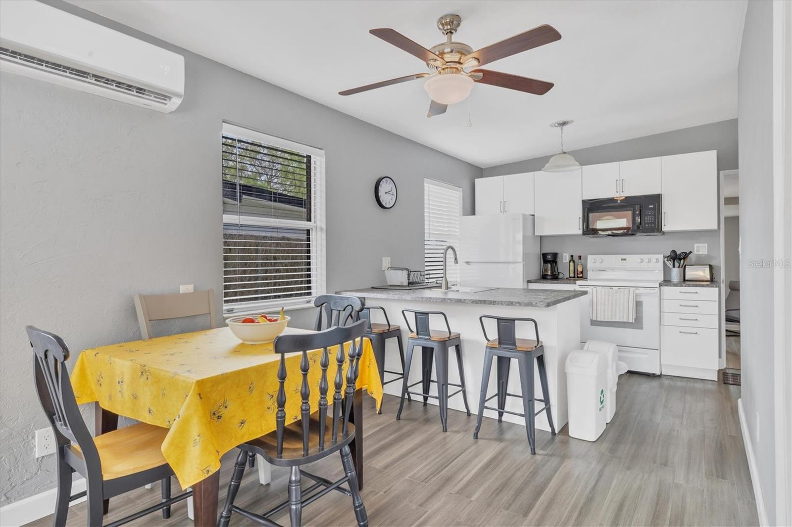 2305 NOVUS ST, SARASOTA, FL, 34237