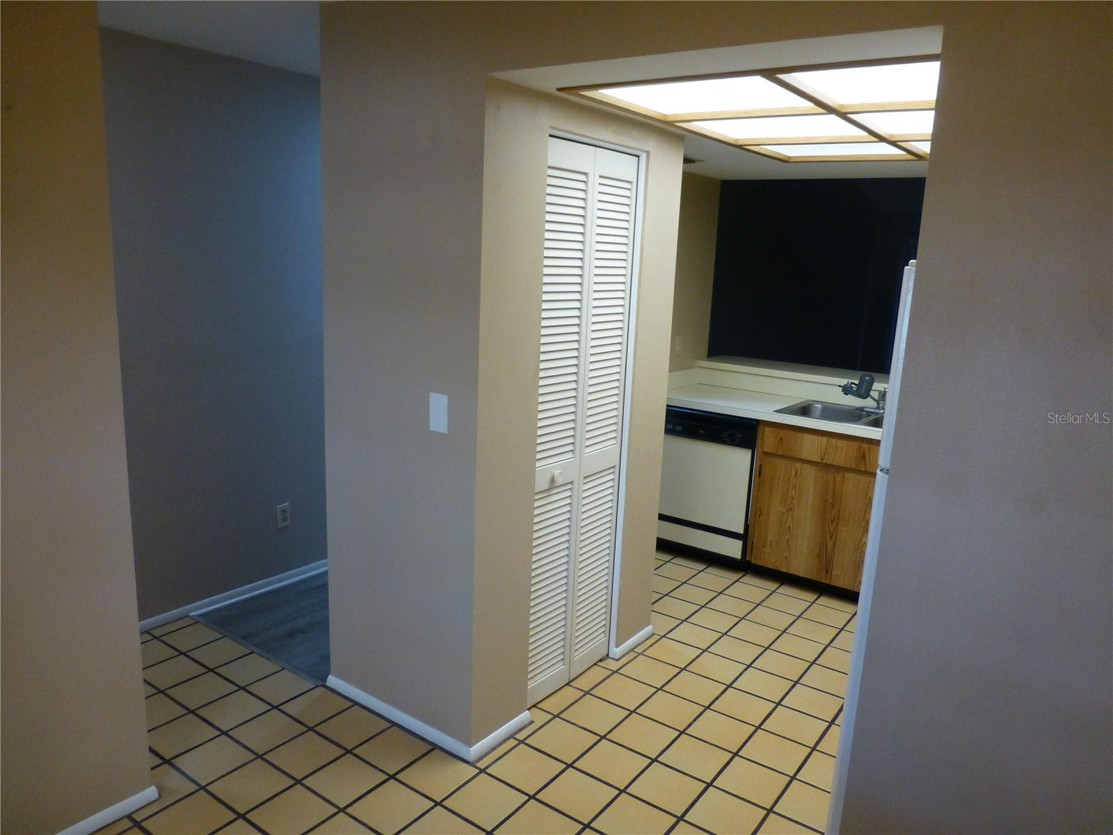 2822 WHITEHALL DR, PALM HARBOR, FL, 34684