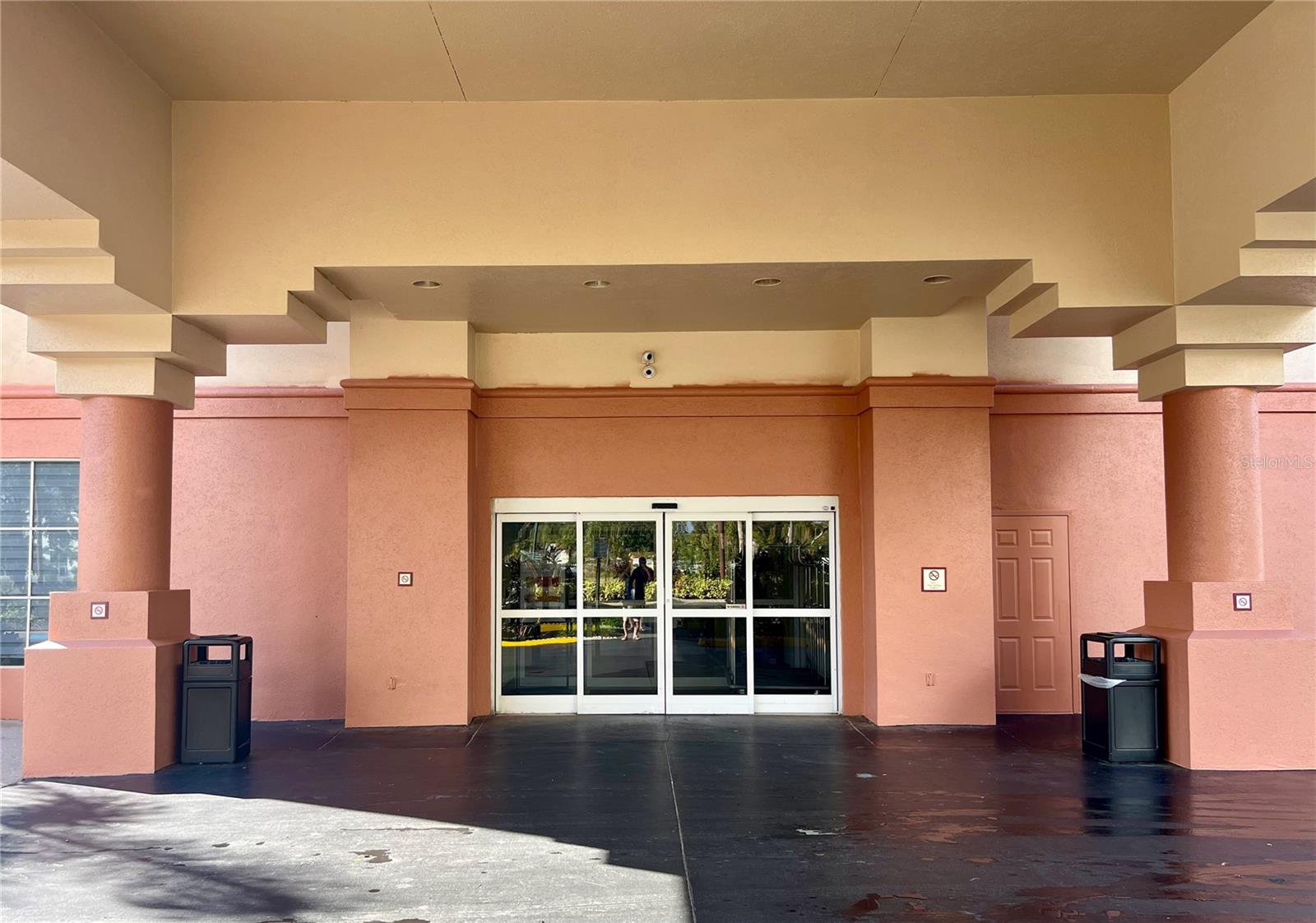 W7872575 Property Photo