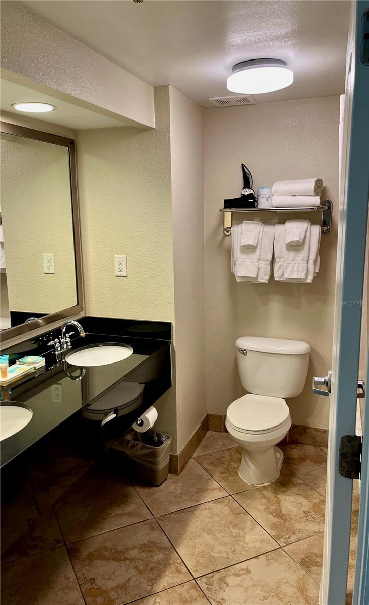 W7872575 Property Photo