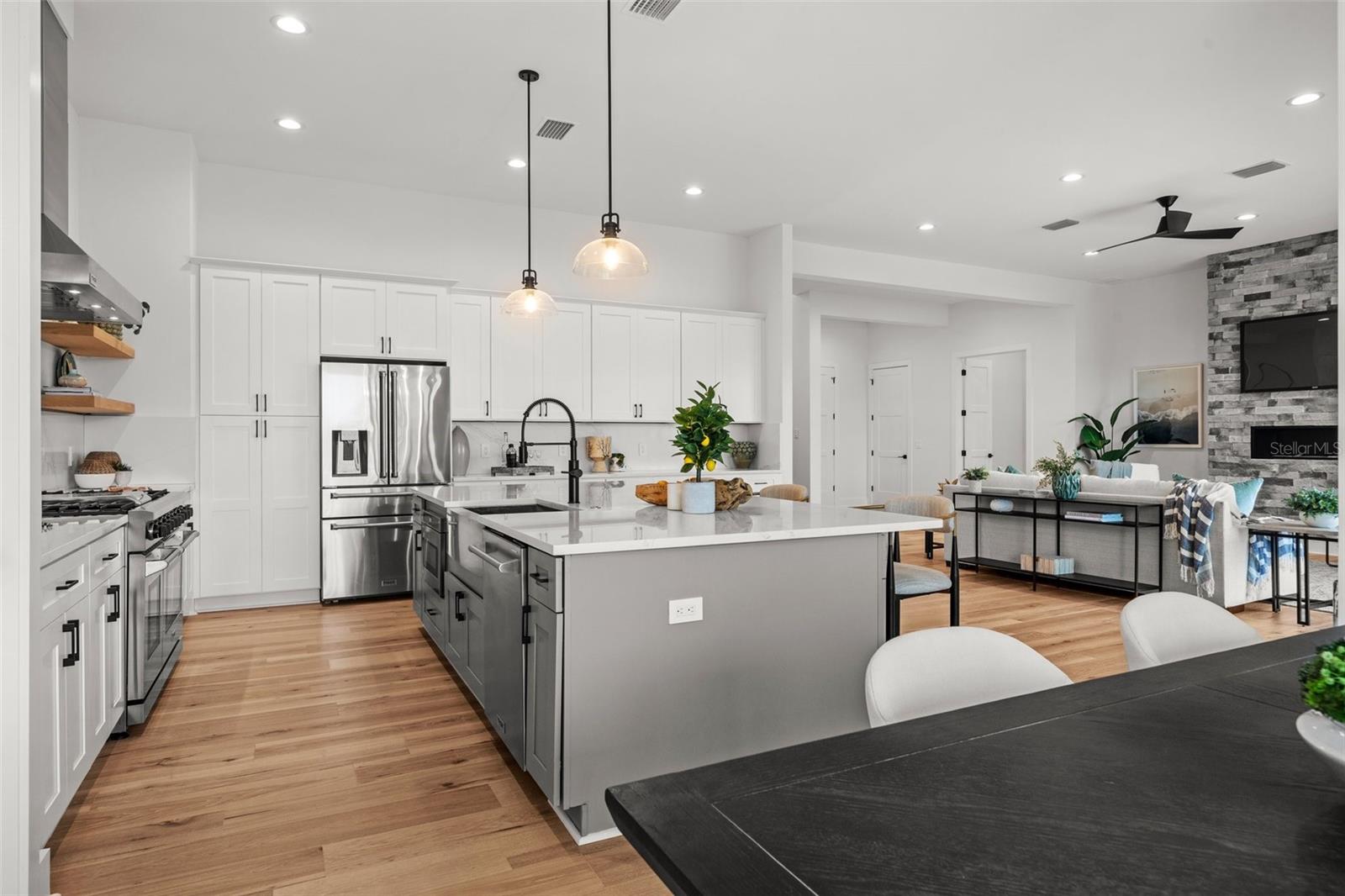 A4640902 Property Photo