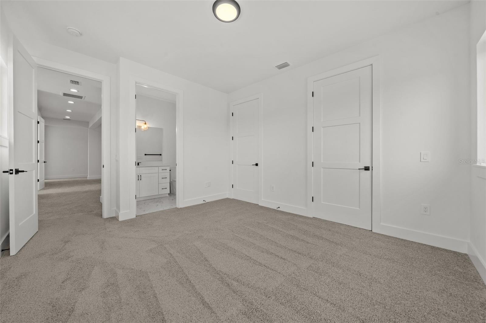 A4640902 Property Photo