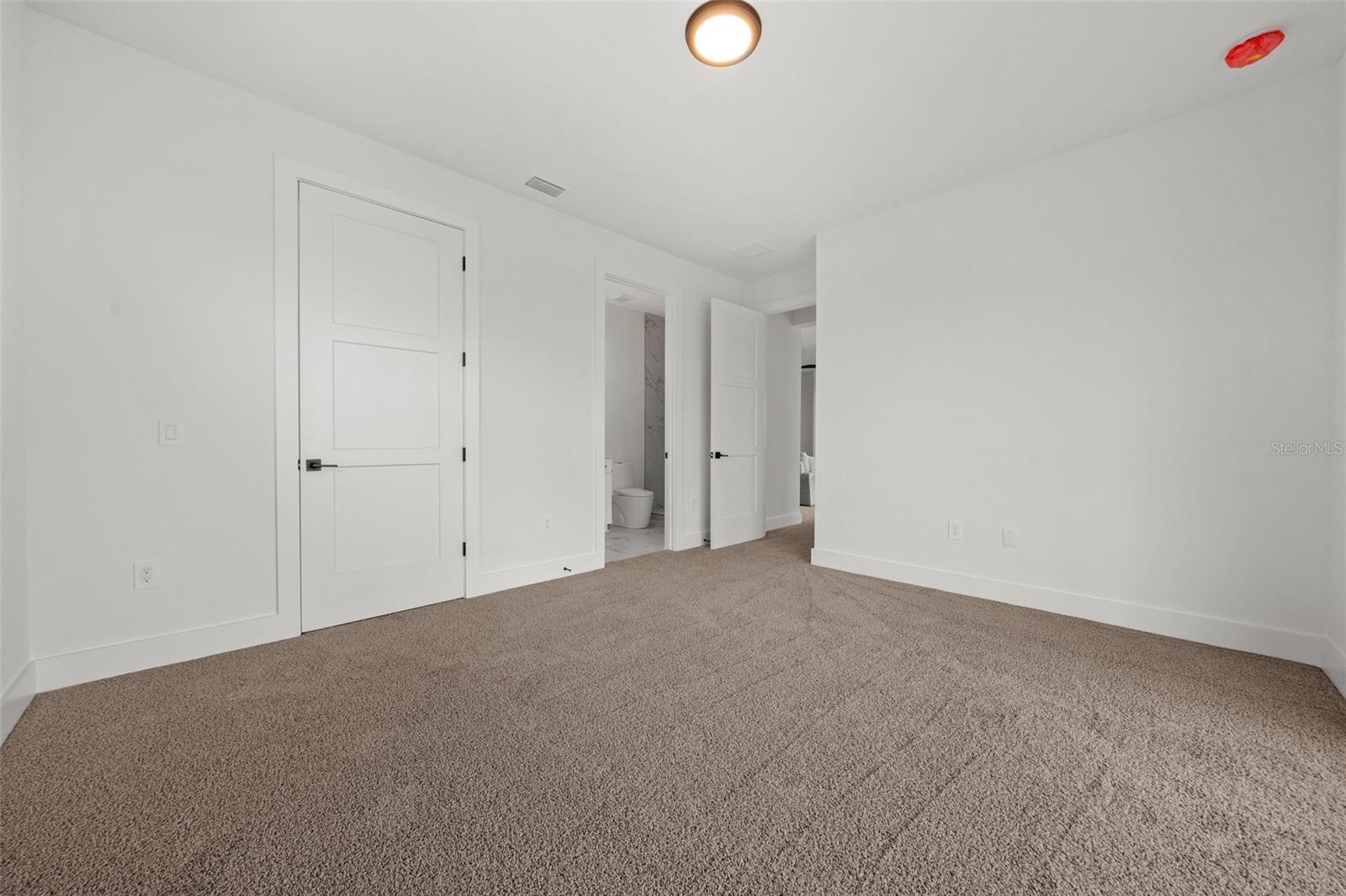 A4640902 Property Photo