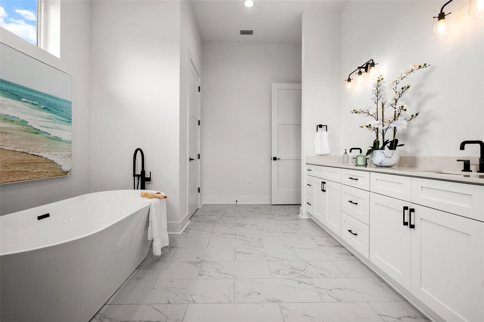 A4640902 Property Photo