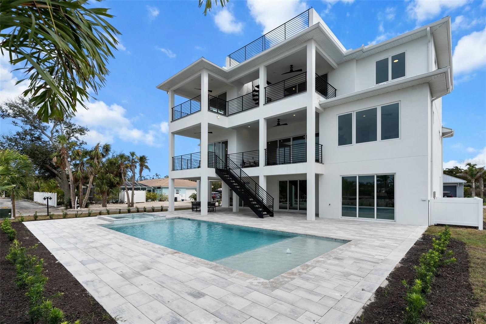 A4640902 Property Photo