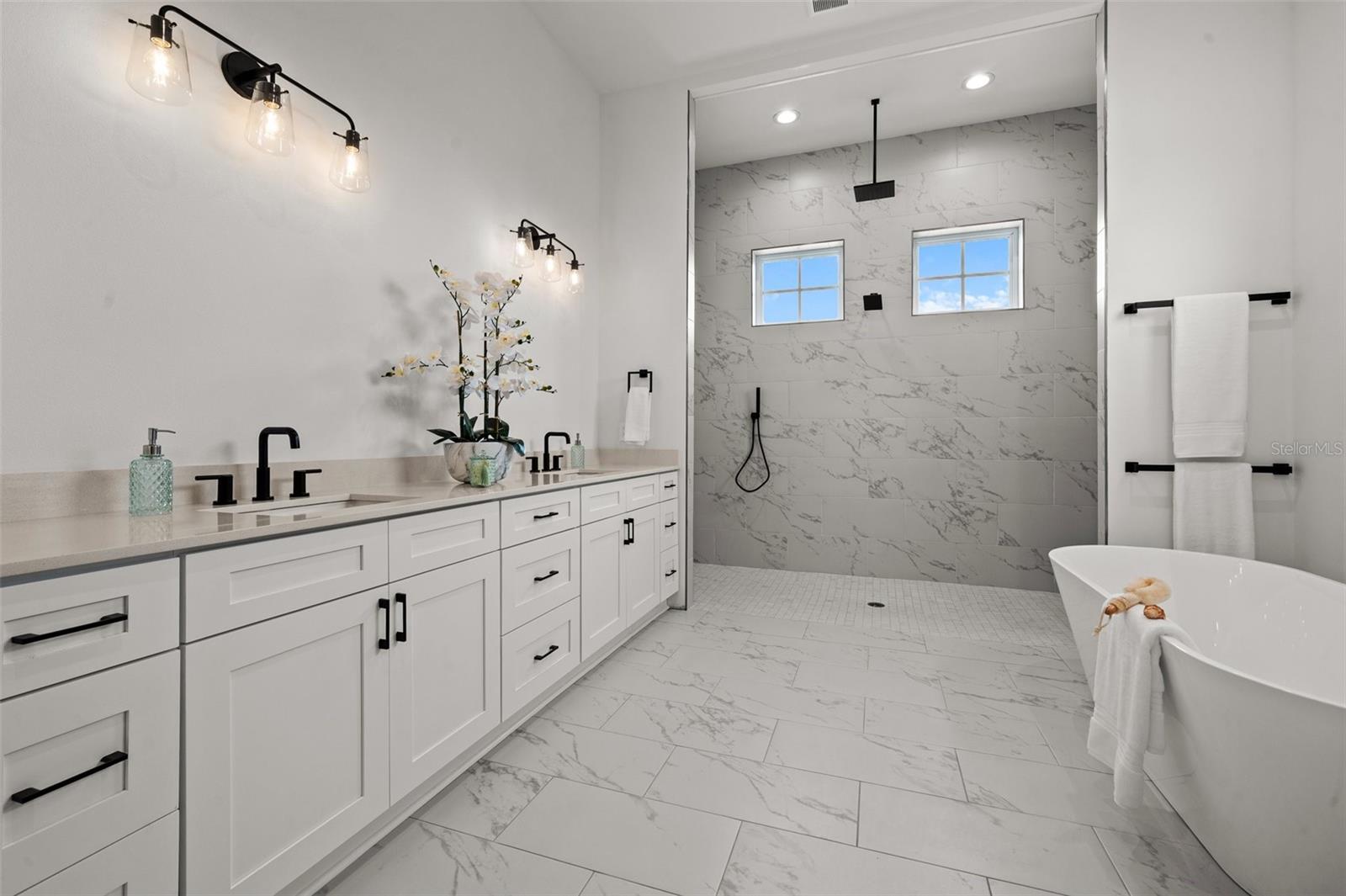 A4640902 Property Photo