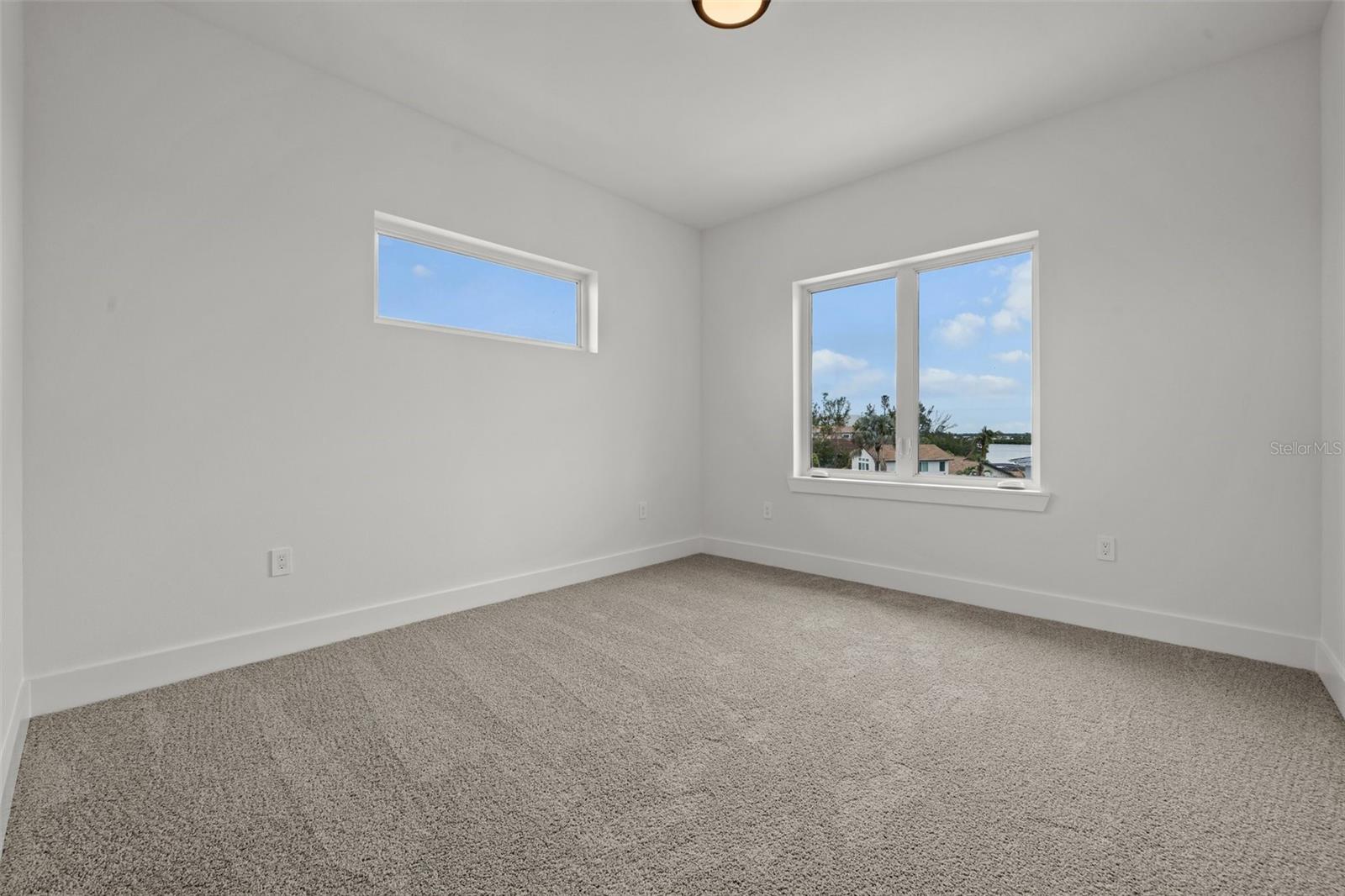 A4640902 Property Photo